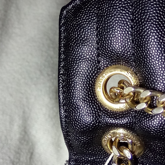 YVES SAINT LAURENT ENVELOPE CHEVRON QUILTED MATELASSE LEATHER MED SHOULDER BAG - Picture 14 of 16